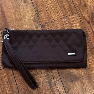 Travelon Brown Quilted Wristlet